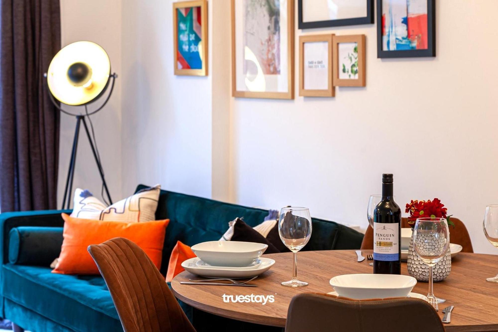 Ambassador House By Truestays - Luxury 4 Bedroom House In Stoke-On-Trent Etruria エクステリア 写真