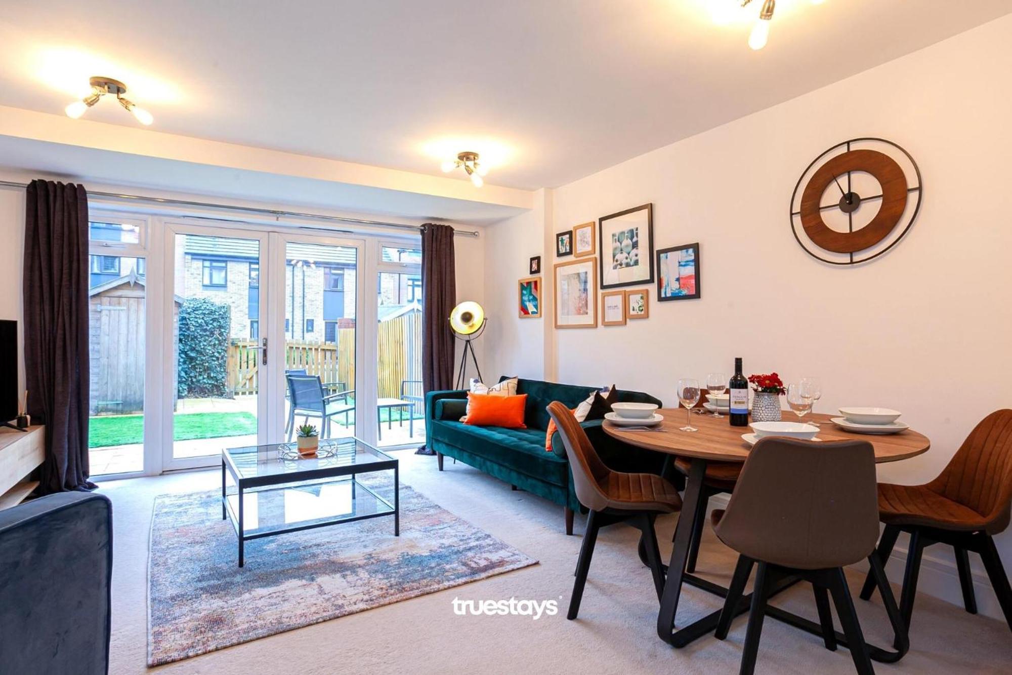 Ambassador House By Truestays - Luxury 4 Bedroom House In Stoke-On-Trent Etruria エクステリア 写真