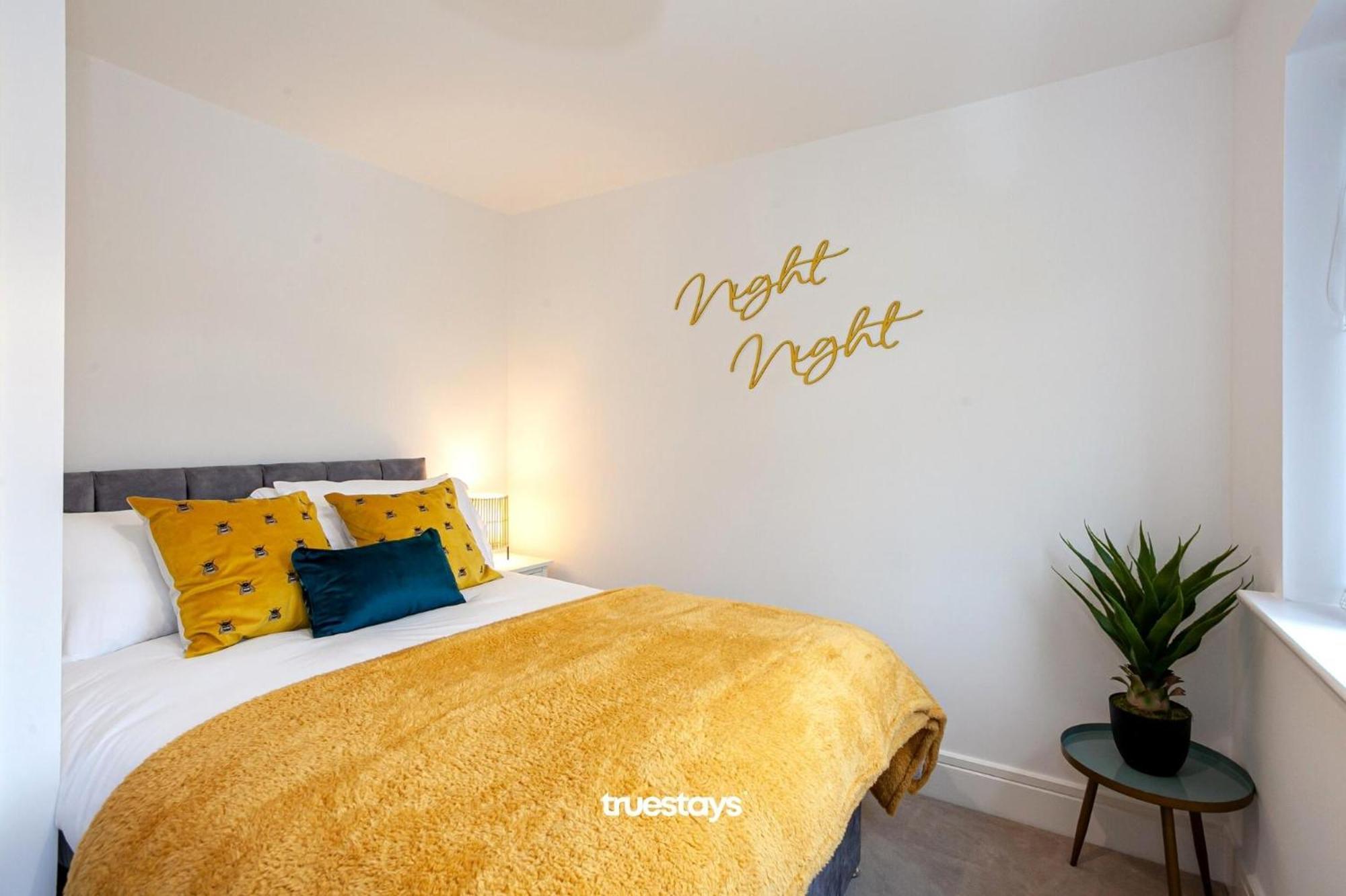 Ambassador House By Truestays - Luxury 4 Bedroom House In Stoke-On-Trent Etruria エクステリア 写真