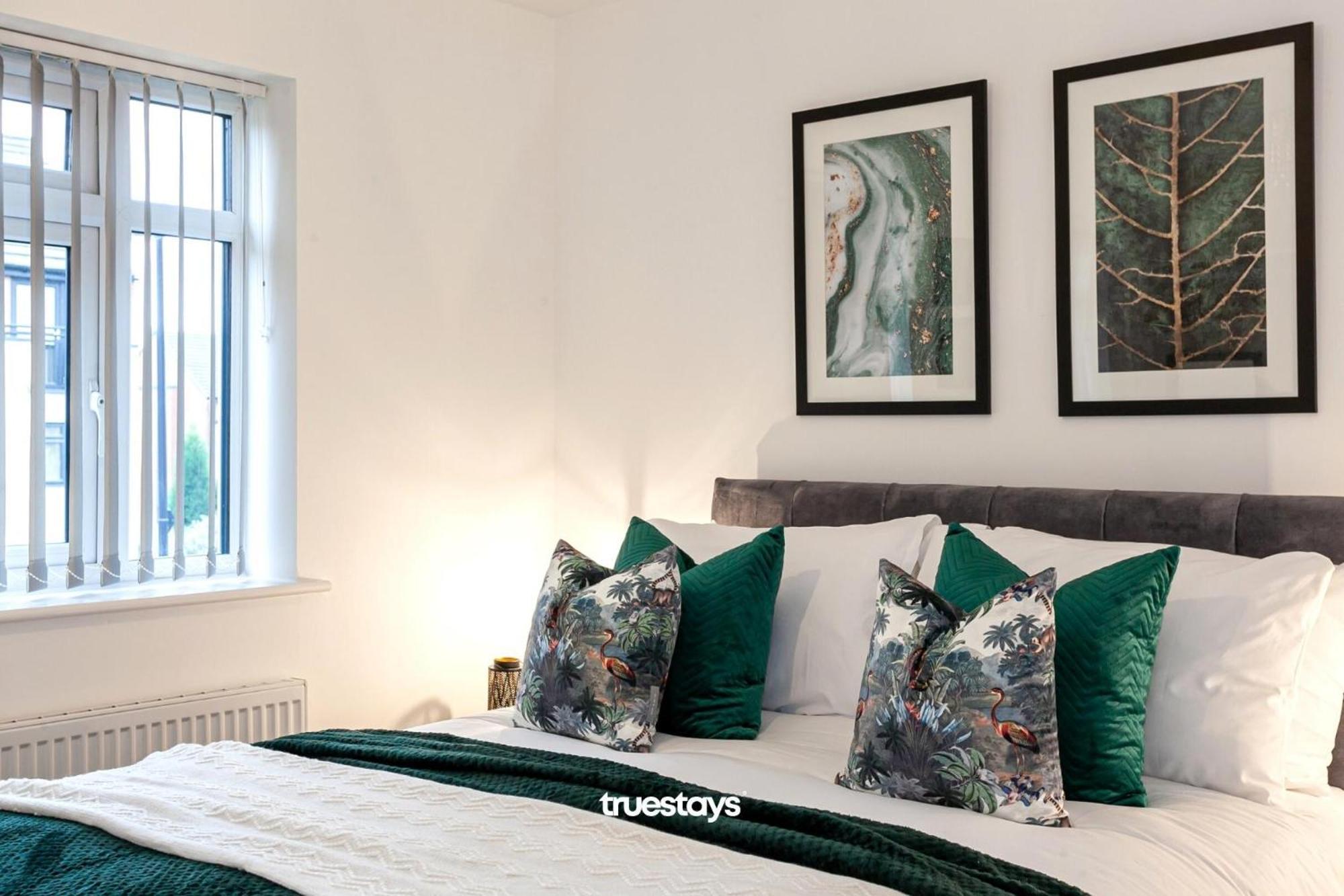 Ambassador House By Truestays - Luxury 4 Bedroom House In Stoke-On-Trent Etruria エクステリア 写真
