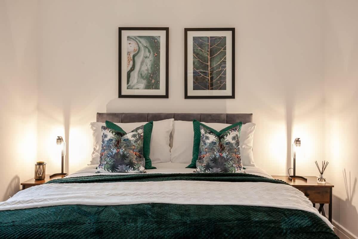 Ambassador House By Truestays - Luxury 4 Bedroom House In Stoke-On-Trent Etruria エクステリア 写真